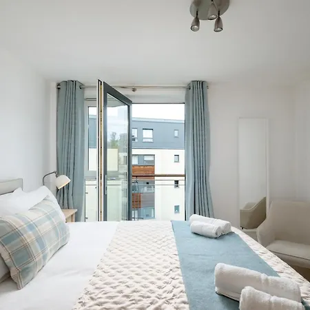 Pass The Keys Spacious Bright Modern Flat