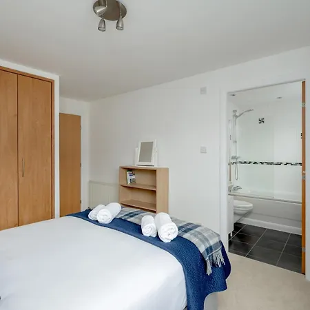 Pass The Keys Spacious Bright Modern Flat * אדינבורו