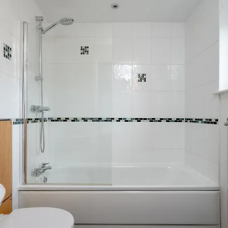 דירה Pass The Keys Spacious Bright Modern Flat *