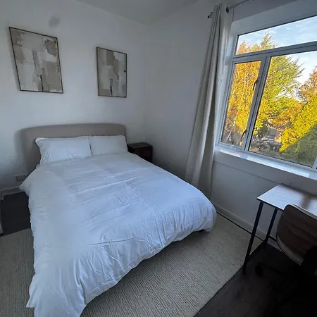 4br Near Airport & Centre Free Parking * Edynburg