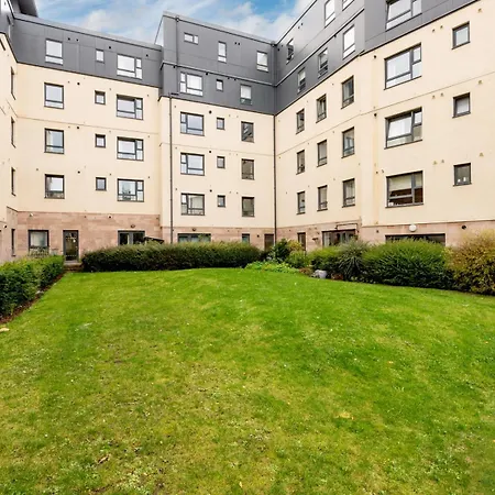Pass The Keys Spacious Bright Modern Flat דירה