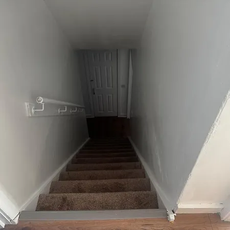 4br Near Airport & Centre Free Parking Edinburgh