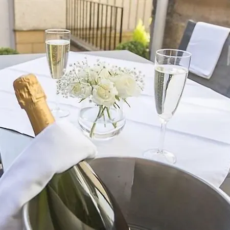 فندق The Lane إدنبرة