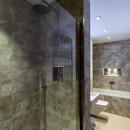 The Lane إدنبرة