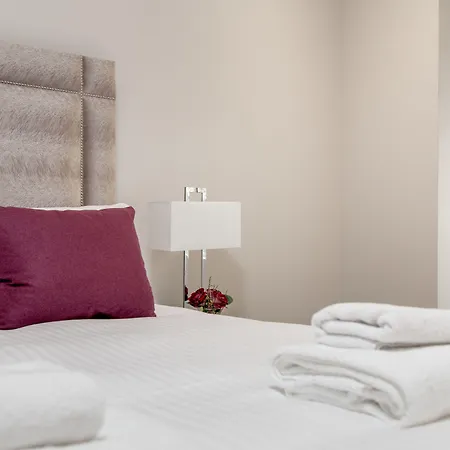 Destiny Scotland - Chisholm Hunter Apartment Edinburgh