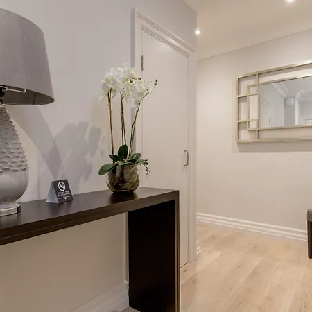 Destiny Scotland - Chisholm Hunter * Edinburgh