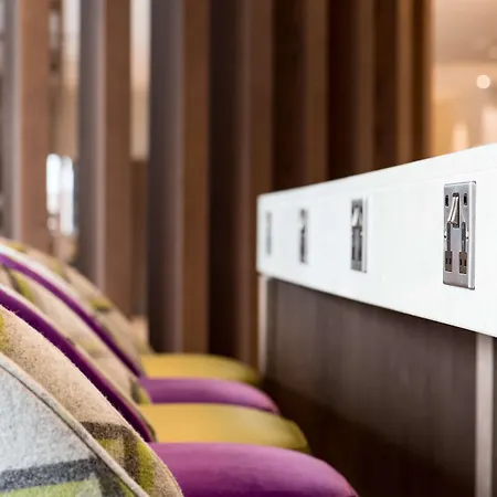 Hampton By Hilton West End מלון 3*