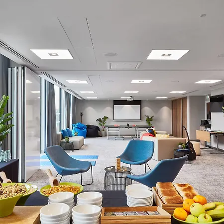 Courtyard By Marriott West Эдинбург