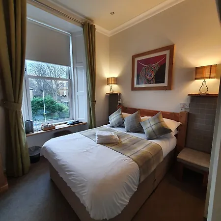 Guest house 18 Craigmillar Park 4*