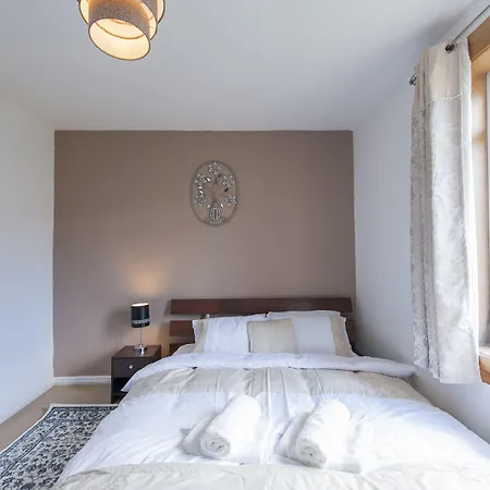 Montgomery - Stevensons Apartamento