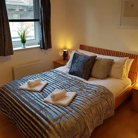 Executive Open Plan Apartment, Leith Edimburgo