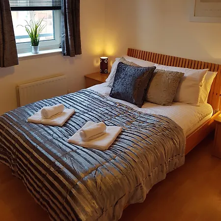 Executive Open Plan Apartment, Leith Edimburgo