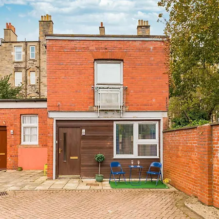 아파트 Unique 1 Bed House With Private Parking *