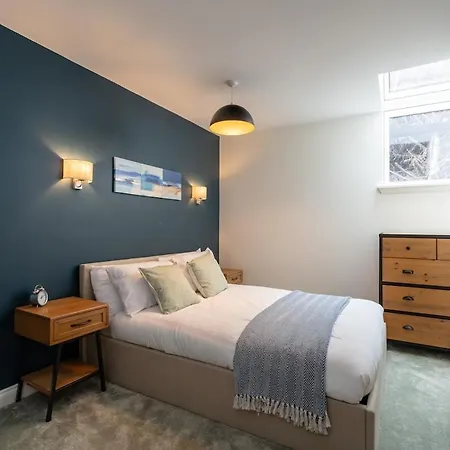 Stunning Upper In The City! 아파트