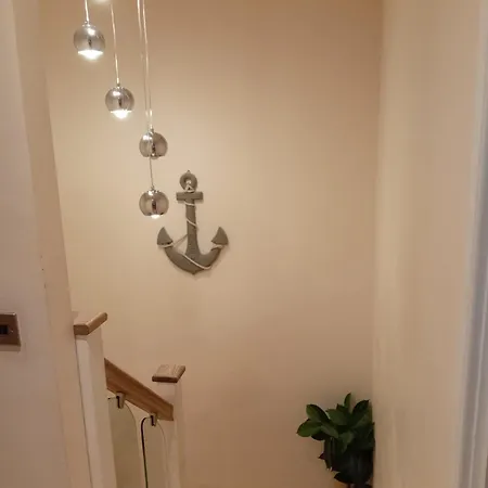 Luxurious Townhouse With Hot Tub Lägenhet