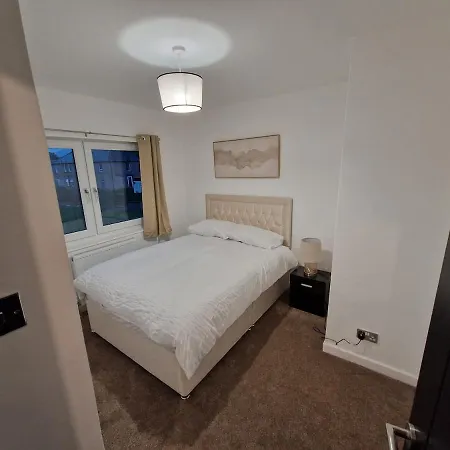 West Luxury 5 Bedroom Appartement