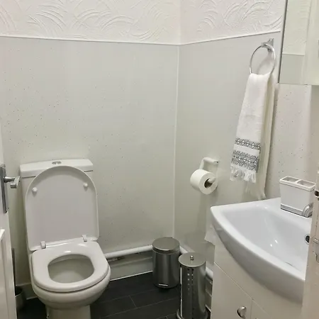 233 Leith Apartament *