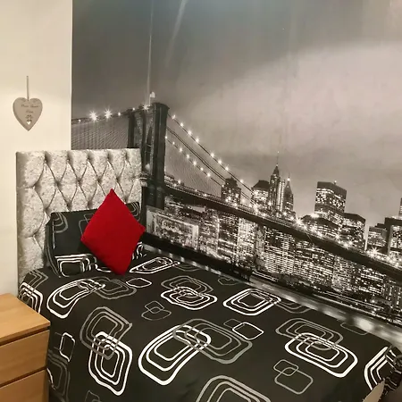 233 Leith Апартаменты *
