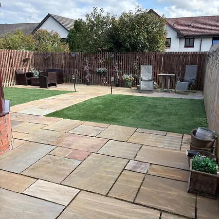 Beautiful House With Secure Pet Friendly Garden Edinburgh South