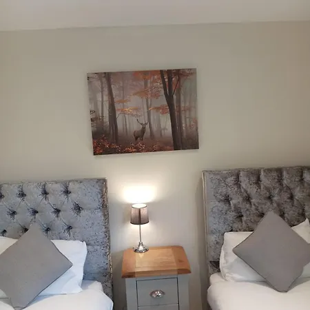 Luxurious Townhouse With Hot Tub Lägenhet