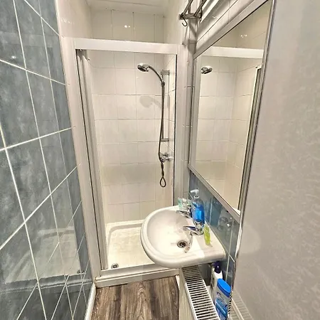 Beautiful Travelers - Salmond Place