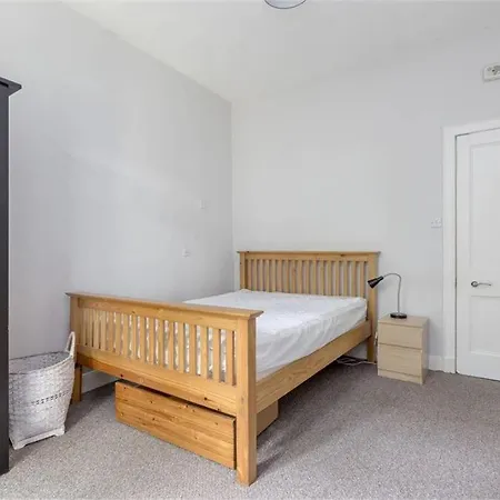 Apartamento 3 Bedrooms Flat In New Town , Lothian Road Edimburgo