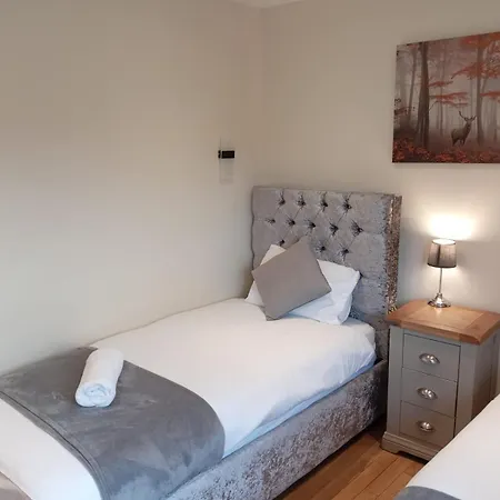 Luxurious Townhouse With Hot Tub * אדינבורו