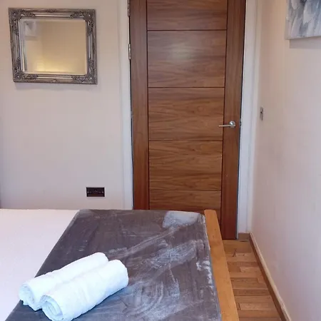 Luxurious Townhouse With Hot Tub Lägenhet *