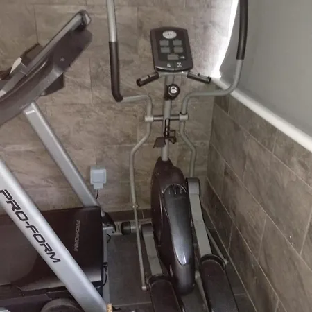 Luxurious Townhouse With Hot Tub