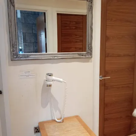 Luxurious Townhouse With Hot Tub Edinburg