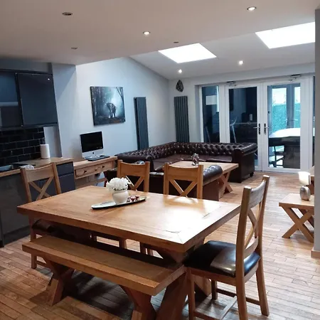 Lägenhet Luxurious Townhouse With Hot Tub *