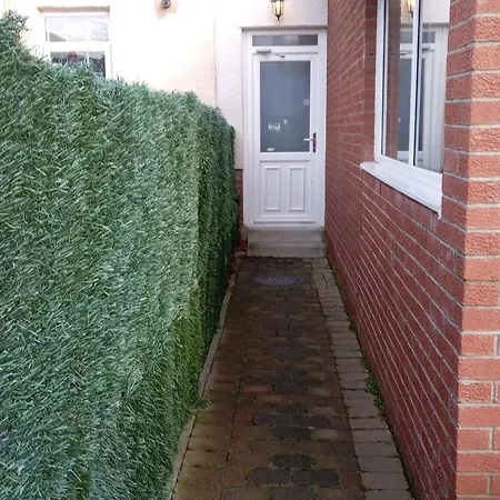 Luxurious Townhouse With Hot Tub Edinburgh