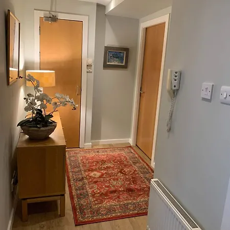 Bright And Stylish - Old Town