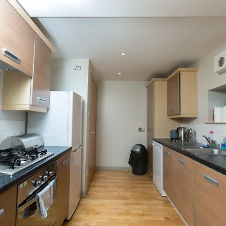 Bright Modern - Royal Mile Apartment