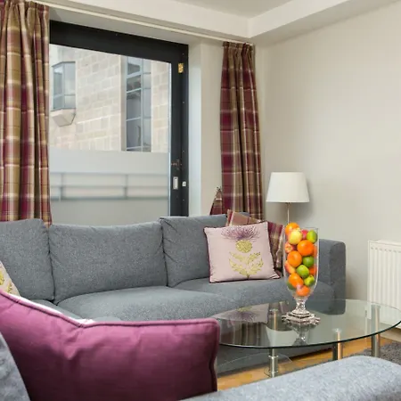 Bright Modern - Royal Mile Apartment Edinburgh