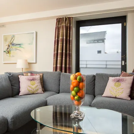 Bright Modern - Royal Mile Edinburgh