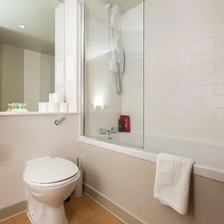 Bright Modern - Royal Mile * Edinburgh