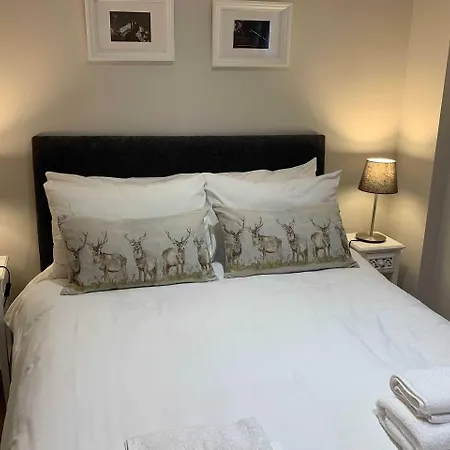 Bright Modern - Royal Mile Edinburgh