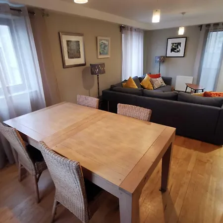 Bright Modern - Royal Mile Apartment Edinburgh