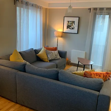 Bright Modern - Royal Mile Apartment *