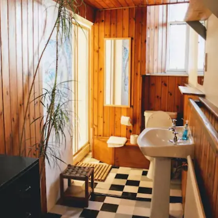 Traditional Oer The Meadows * Edinburgh