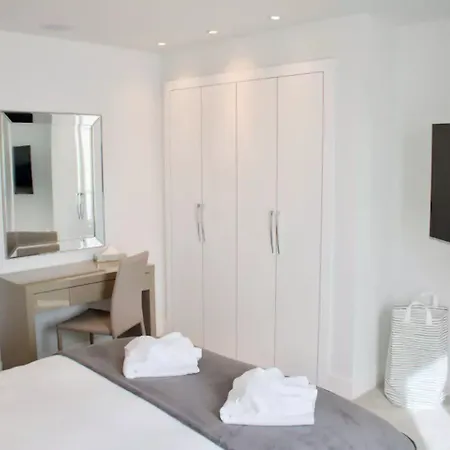 Luxurious - Sleeps 6 Apartmán *