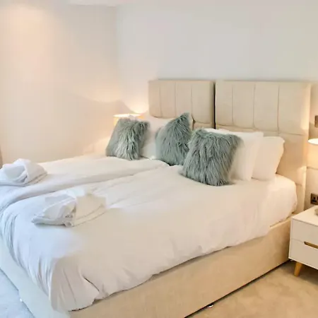 Luxurious - Sleeps 6 Apartmán