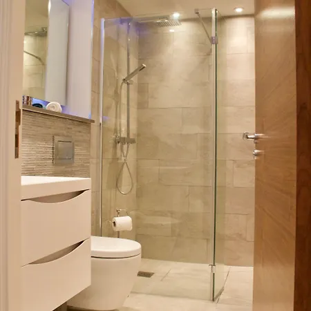 Luxurious - Sleeps 6 Apartmán