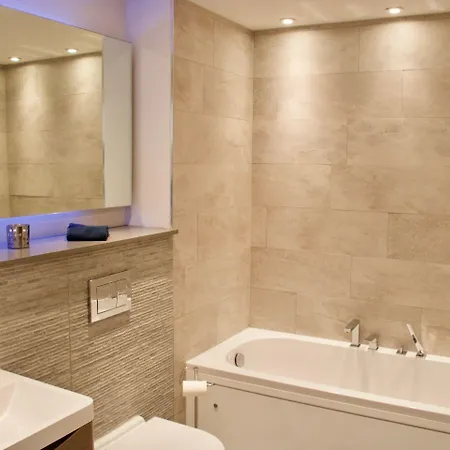 Luxurious - Sleeps 6 Apartmán *