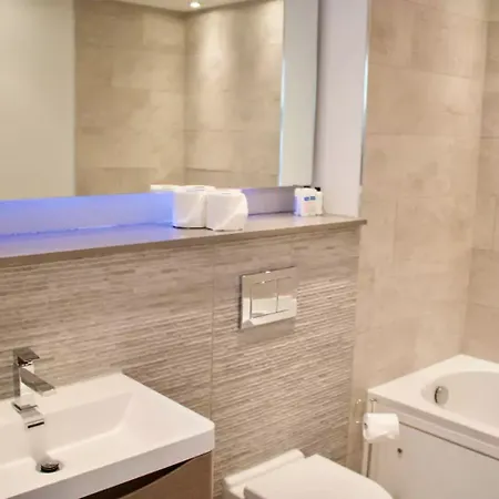 Luxurious - Sleeps 6 Apartmán