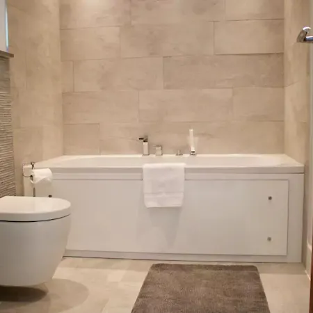 Luxurious - Sleeps 6 Apartmán