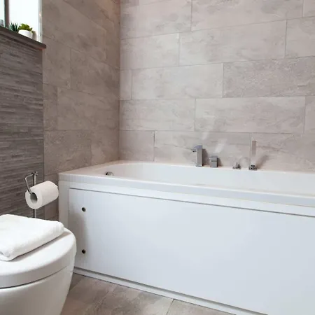 Apartmán Luxurious - Sleeps 6 *