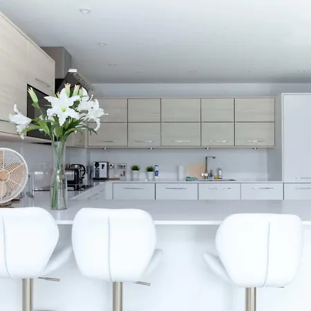 Apartament Luxurious - Sleeps 6 *