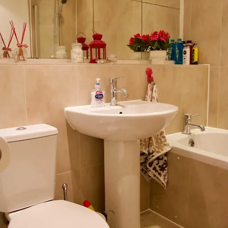 Bright Spacious 2 Bedroom In Stockbridge Lägenhet *